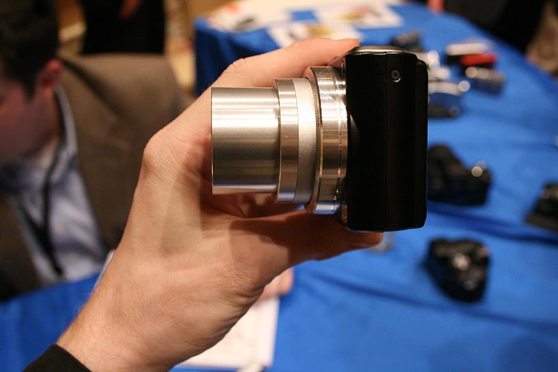 Illustration for article titled Hands On Panasonic Lumix TZ5 10X Zoomer and HD Camcorder